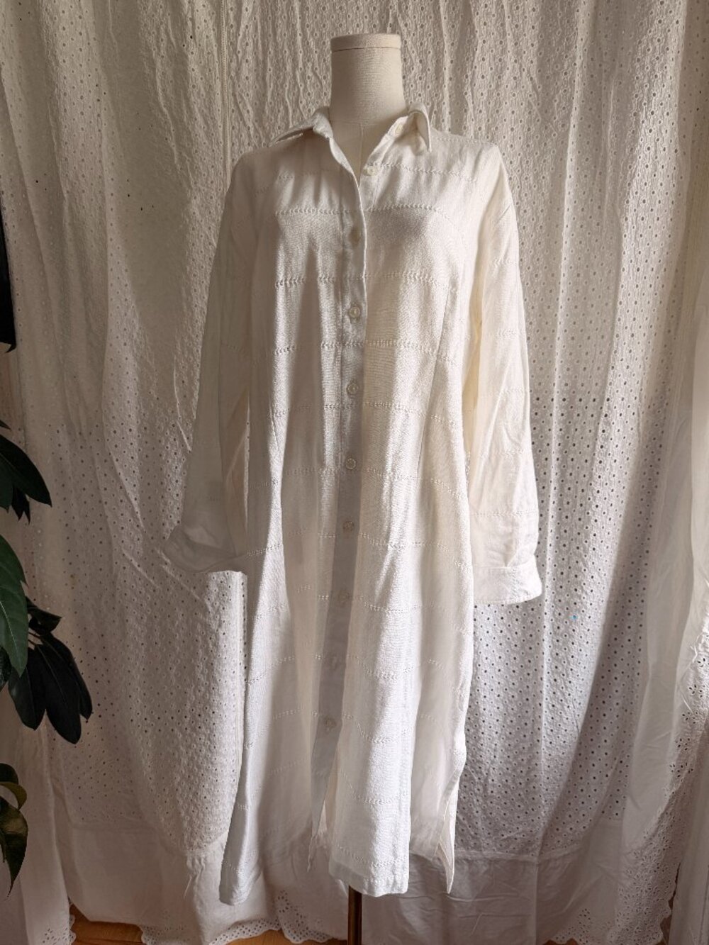 Button Down Shirt Dress. Size Large.